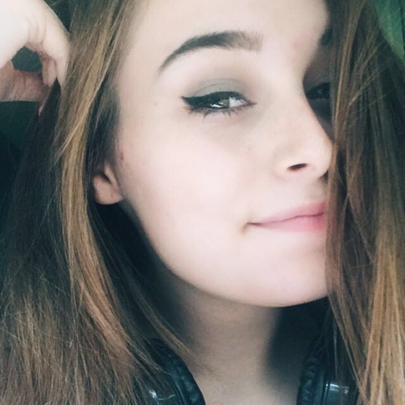 Meet your Posher, Maddie - Picture 1 of 1